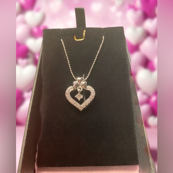 Crystal heart necklace (brand new) - Picture 2 of 5